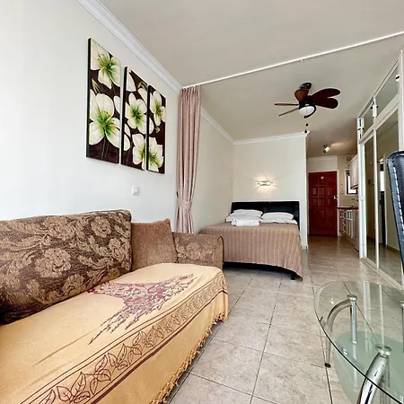 Firstline Cristianos Apartment *